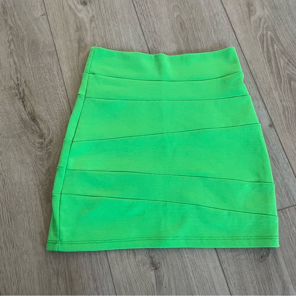 Green Mini Skirt - Picture 1 of 4